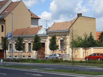 Antall József u. 20.
