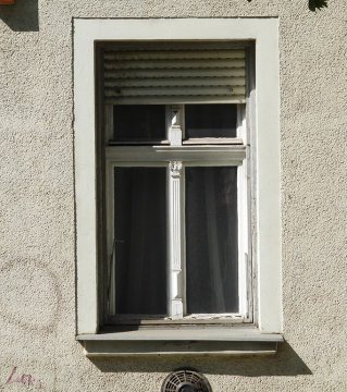 Mester u. 33.