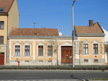 Antall József u. 20.