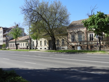 Mester u. 33.